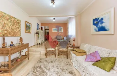 Apartamento 150m  no Cabral com sacada gourmet e lareira por R  790.000, 3 quartos e churrasqueira