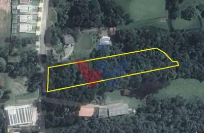 Imóvel urbano de 11.000 m  com natureza exuberante a 11 km de Curitiba