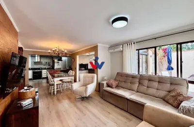 Triplex sofisticado com 230m , espaço externo amplo e gourmet para momentos únicos.
