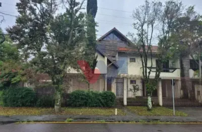 Sobrado de Esquina 3 Quartos à Venda  211 m  em Região Valorizada