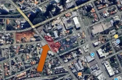 Loja de Esquina à Venda em Curitiba. Localização Estratégica no Campina do Siqueira