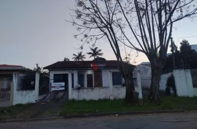 Casa com amplo terreno de 600 m  no hauer  excelente oportunidade para investimento