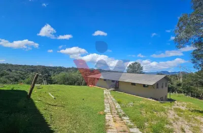 Chácara 58.440m  à Venda em São José dos Pinhais | Casa, Salão de Festas, Piscina e Rio n