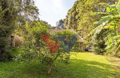 Chácara Charmosa em Pinhais com Casa Principal, Ático e Edícula  Próximo ao Alphaville