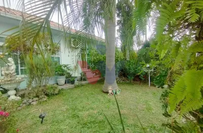 Casa à Venda no Bairro Xaxim, Curitiba  3 Quartos, Suíte e Churrasqueira