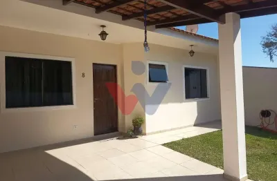 Casa aconchegante em condomínio fechado com 3 quartos, churrasqueira e garagem