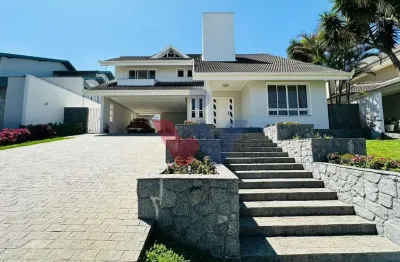 Residência Neoclássica em Condomínio de Luxo  Pinhais  Pineville