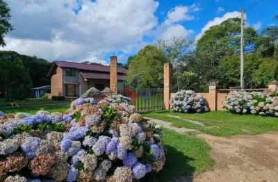 Excelente chácara em condomínio, plana, 03 suítes e piscina. são josé dos pinhais - pr