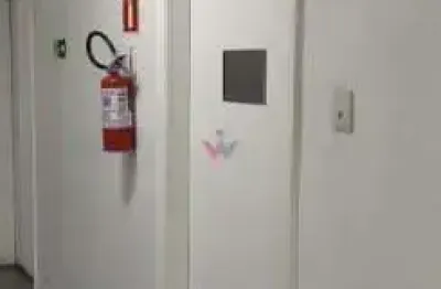 Sala comercial de 28m  no centro  pronta para uso e bem localizada