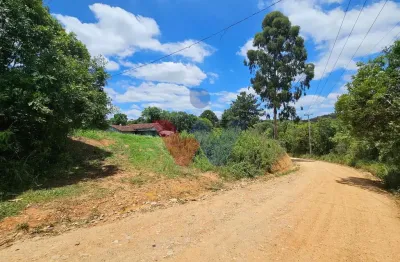Chácara com 7.200 m  em Contenda a 24 km do centro Araucária, área fértil, bosque e córrego