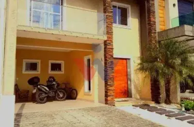 Sobrado Averbado em Condomínio Fechado Solar Florença no Umbará