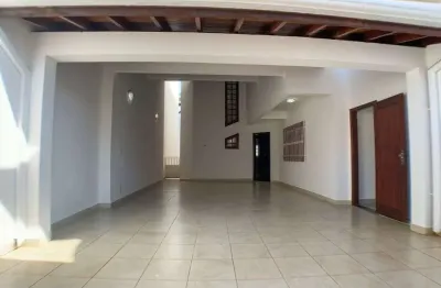 Casa com 3 quartos para alugar no Jardim Estoril IV, Bauru 