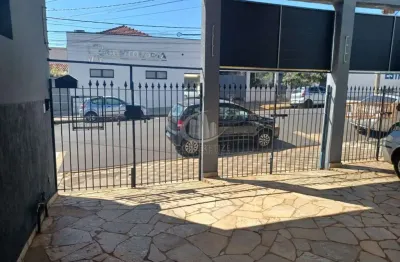 Casa com 3 quartos para alugar no Centro, Bauru 
