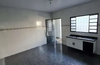 Casa com 2 quartos para alugar na Vila São Paulo, Bauru 
