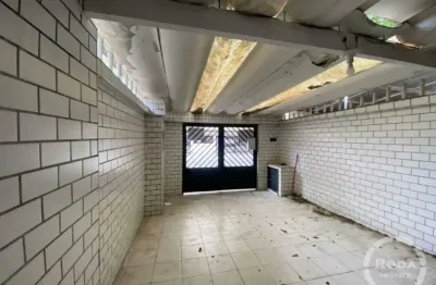 Casa sobreposta baixa no embaré – espaço e conforto para sua família