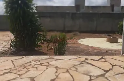 Casa 6 quartos, área de lazer, 1050mts - ponte alta - d108
