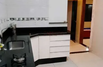 Casa 2 quartos, suite, varanda, churrasqueira, no Arniqueiras D75