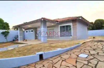 Casa na rua !0 vazado pra rua 12, casa 04 quartos em condomínio