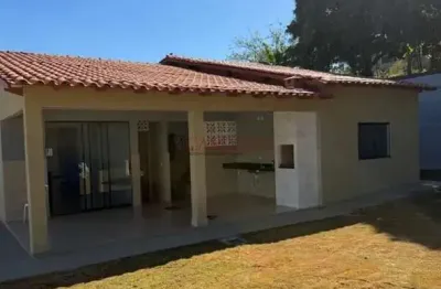 Casa 04 quartos, em condomínio fechado na sha conjunto 04, lote 800 metros, reforamada, aceito carro