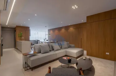 Apartamento novo alto padrão, 1 suíte e 2 quartos, varanda gourmet, no centro!