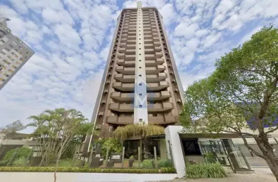 Apartamento espaçoso reformado, 1 suíte e 2 quartos, 191 m², no centro!