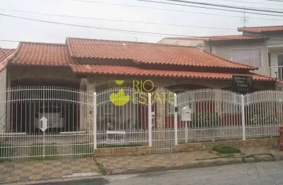 Casa grande com quintal e área verde. vila rica / vista verde, volta redonda, rj