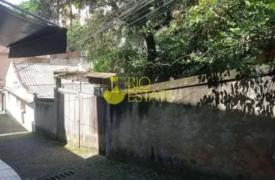 Casa com 03 quartos à venda no ano bom, barra mansa