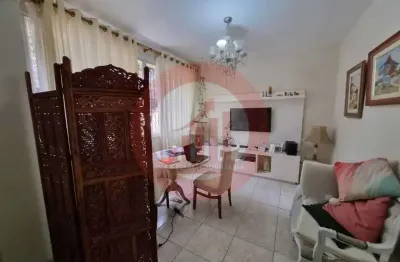 Casa Triplex na Tijuca, 3 Quartos (1 suíte) e 2 vagas próximo ao Shopping.