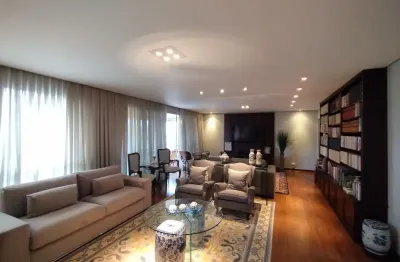 Oportunidade! lindo apartamento, reformado, espaçosos, ventilado e iluminado. 1 por andar