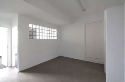 Sala comercial para alugar na Praça Ouvidor Pacheco e Silva, 102, Sé, São Paulo