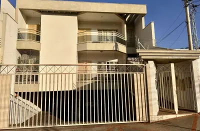 Apartamento térreo com quintal e 2 varandas — direto com o proprietário