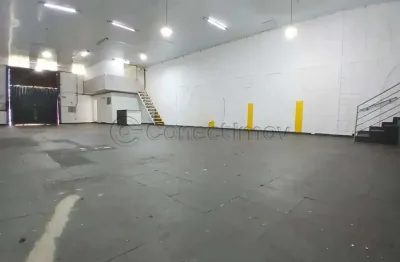 Galpão comercial de 271m² com 02 banheiros para locação - parque anhanguera