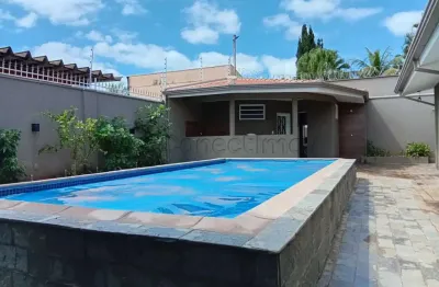 Casa padrão de 280m² com 03 quartos sendo 01 suíte disponível para locação - parque residencial lagoinha.