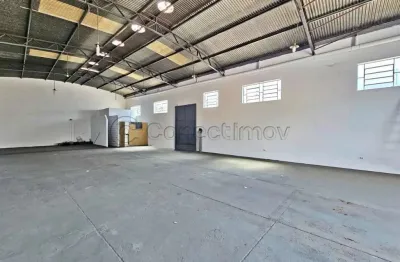 Galpão comercial de 220m² com 03 banheiros disponível para locação - parque são sebastião