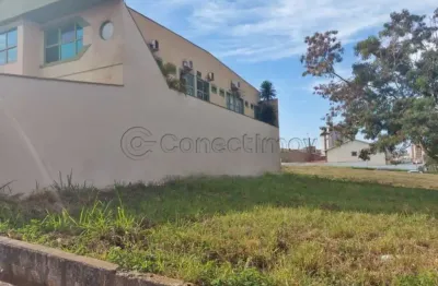 Terreno de 300m² disponível para locação e venda - nova aliança