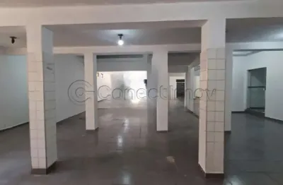 Salão comercial de 586m² com 02 banheiros para locação - vila seixas