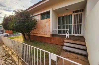 Casa de 140m² com 03 quartos disponível para locação - alto da boa vista