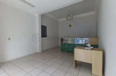 Salão comercial de 178m² com 02 banheiros para locação - centro