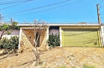 Casa de 291m² com 04 quartos disponível para locação e venda - alto da boa vista