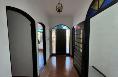 Casa de 250m² com 04 quartos sendo 01 suíte para locação e venda - sumarezinho
