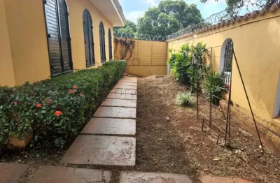 Casa sobrado de 585m² com 07 quartos sendo 05 suítes disponível para venda - alto da boa vista.