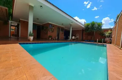 Casa de 263m² com 04 quartos disponível para locação - alto da boa vista.
