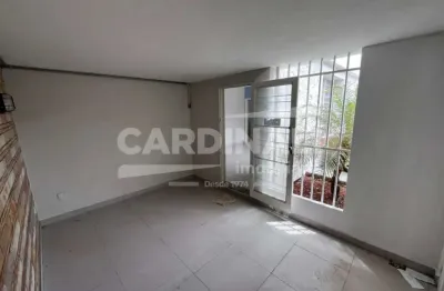 Sobrado comercial de 140m² com 01 banheiro disponível para locação - Vila Seixas