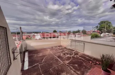 Casa sobrado de 160m² com 03 quartos sendo 01 suíte - parque dos lagos