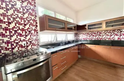 Casa padrão de 235m² com 04 quartos sendo 04 suítes disponível para locação e venda - Alto da Boa Vista
