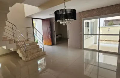 Casa com 03 suites no condominio belvedere para locacao com planejados e piscina