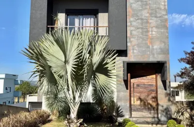 Casa a venda -  residência de alto padrão – terras alphaville - jardim carvalho - 3 suítes amplas (sendo uma master com closet)