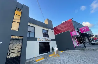 Quando o mercado oscila, o imóvel responde com solidez, renda recorrente, gestão simples e valorização contínua.