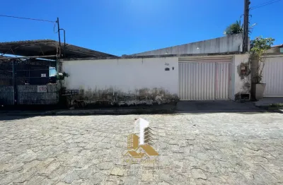 Deixe-me me apresentar. sou uma casa que carrega em cada cômodo o silêncio aconchegante das manhãs e a promessa de dias tranquilos.