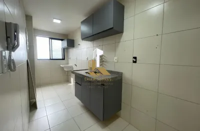 Há lugares que são apenas paredes e teto. e há aqueles que, sem pedir licença, começam a escrever capítulos da sua vida.